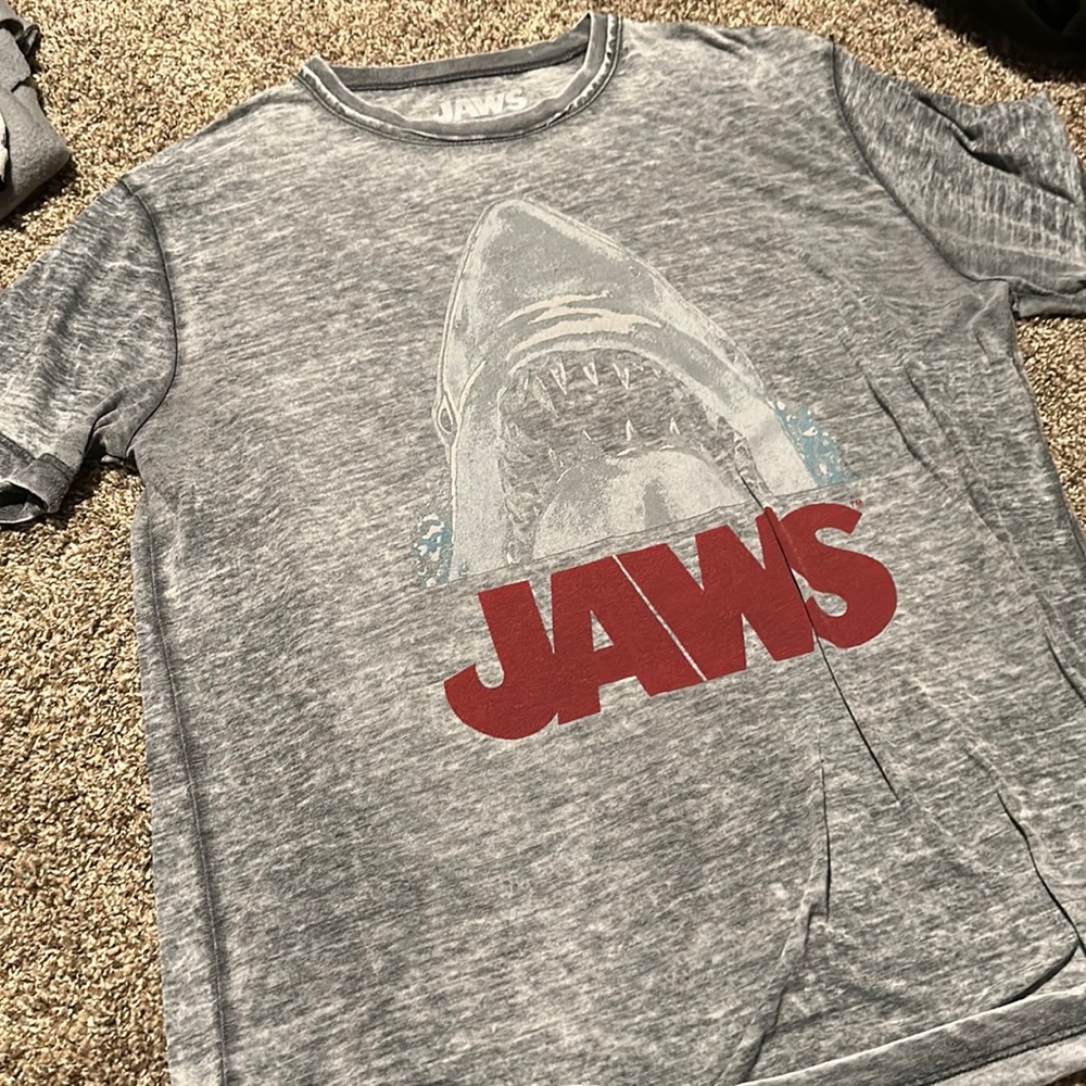 JAWS (the movie!) - celebrate 50 years w/this lightweight slub-knit gray T (L)!